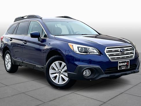 Used 2017 Subaru Outback 2.5i Premium image 2
