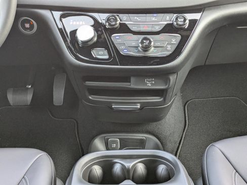 New 2026 Chrysler Voyager LX image 21