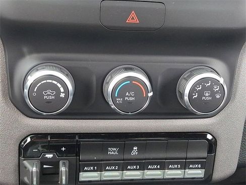 Used 2024 RAM 2500 Tradesman w/ Chrome Appearance Group image 13