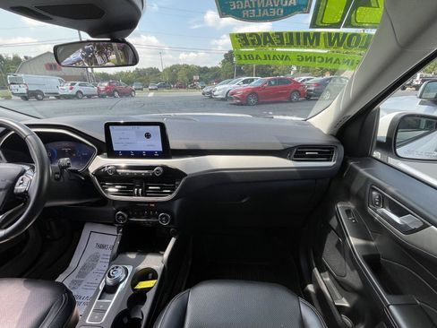 Used 2021 Ford Escape SEL w/ Technology Package FWD image 14