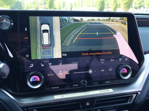 New 2026 Lexus TX 500h AWD image 20