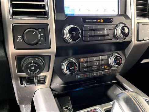 Used 2019 Ford F150 Platinum w/ Equipment Group 701A Luxury AWD/4WD image 15