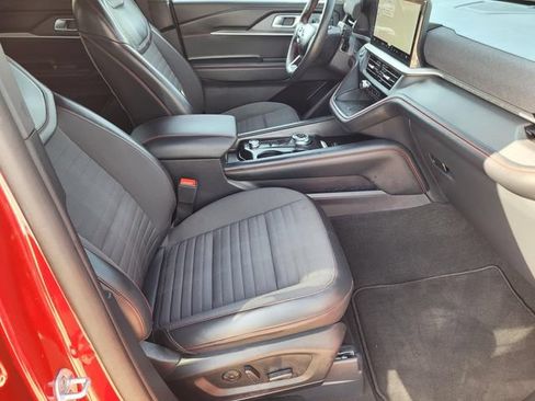 Used 2025 Ford Explorer ST-Line w/ Premium Package RWD image 11