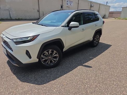 Used 2022 Toyota RAV4 Limited AWD/4WD image 4