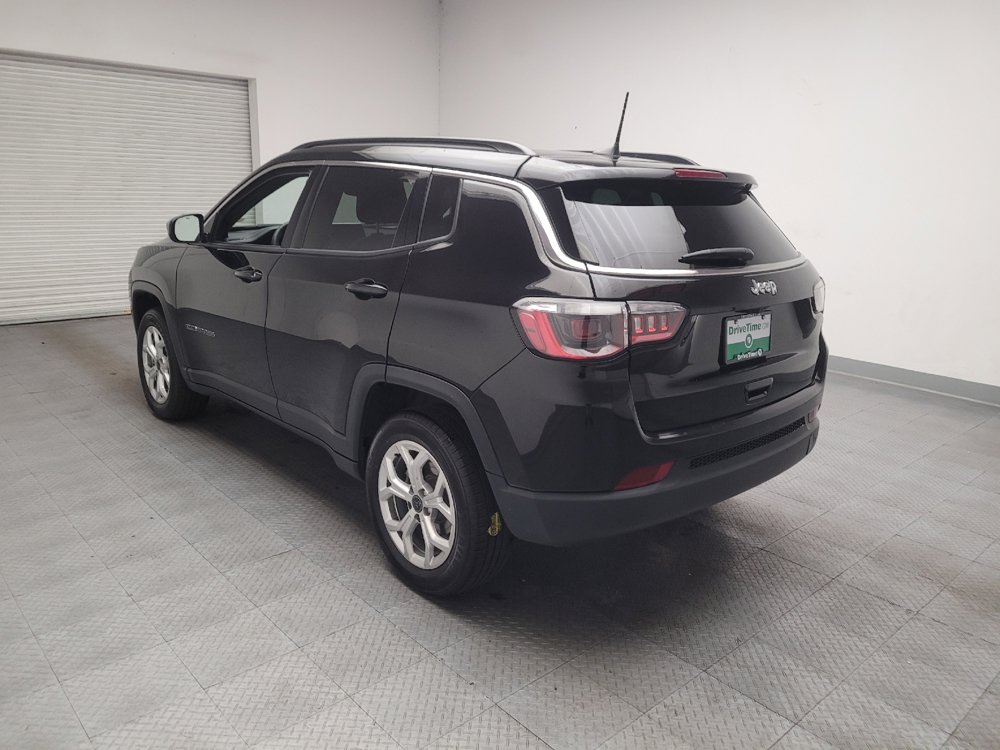 Used 2025 Jeep Compass Latitude w/ Sun & Sound Group AWD/4WD image 5