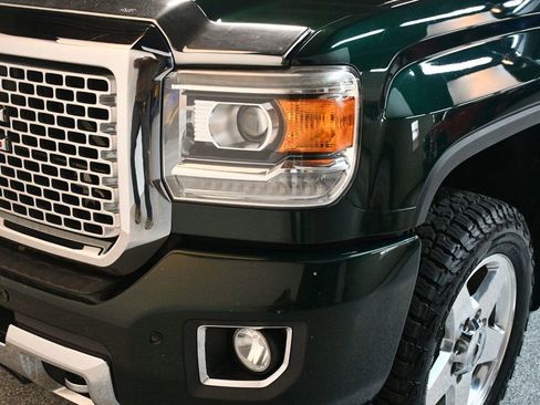 Used 2015 GMC Sierra 2500 Denali w/ Duramax Plus Package image 5