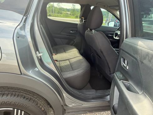 Used 2025 Nissan Kicks SV FWD image 14