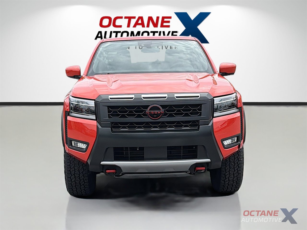 Used 2025 Nissan Frontier PRO-4X w/ Pro Convenience Package AWD/4WD image 2