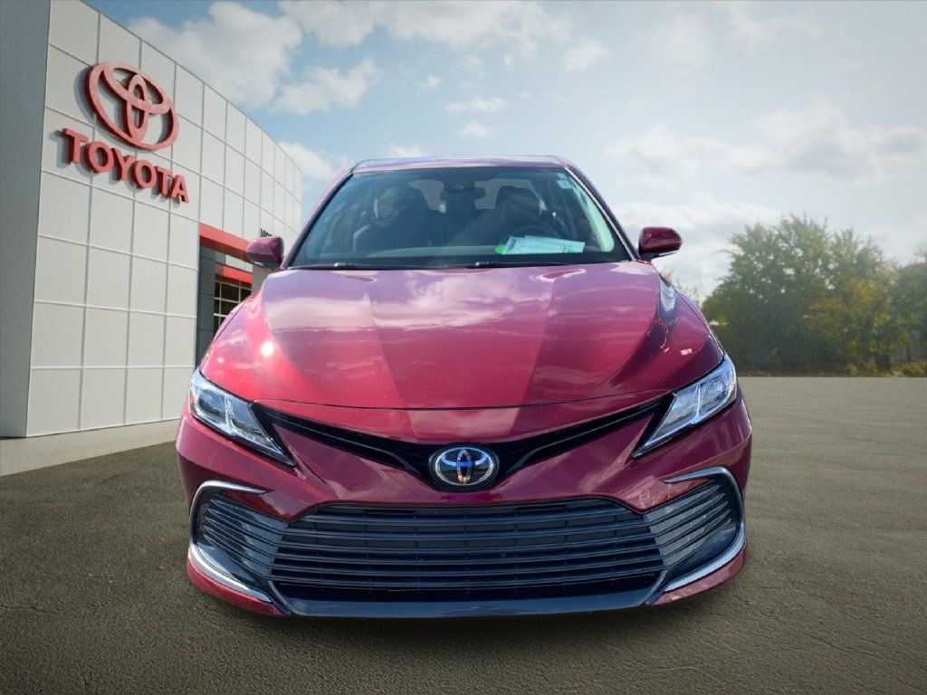 Used 2022 Toyota Camry LE w/ Cold Weather Package AWD/4WD image 8