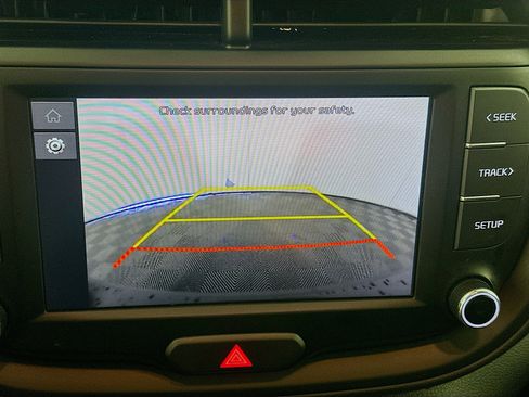 Used 2025 Kia Soul LX w/ LX Technology Package image 22