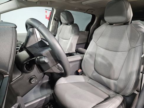 Certified 2024 Toyota Sienna Limited FWD image 24