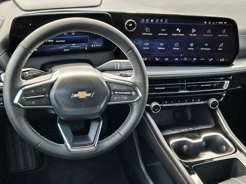 New 2026 Chevrolet Traverse LT w/ Sun and Wheel Package FWD image 30