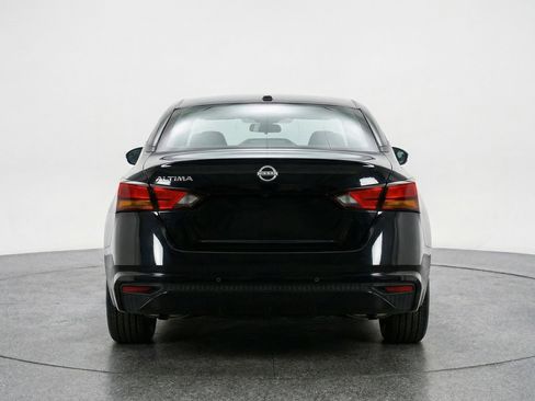 Used 2025 Nissan Altima 2.5 SV image 7