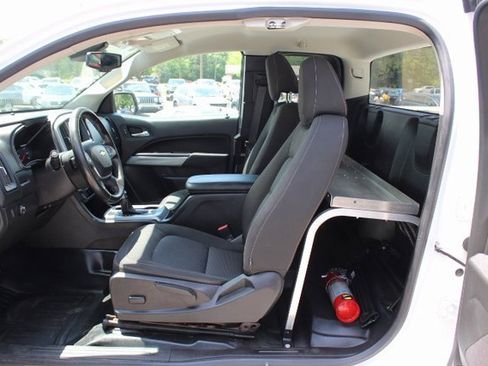 Used 2022 Chevrolet Colorado LT w/ Fleet Safety Package image 9