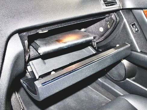 Used 2010 Mercedes-Benz C 300 C 300 Sport Sedan 4D image 20