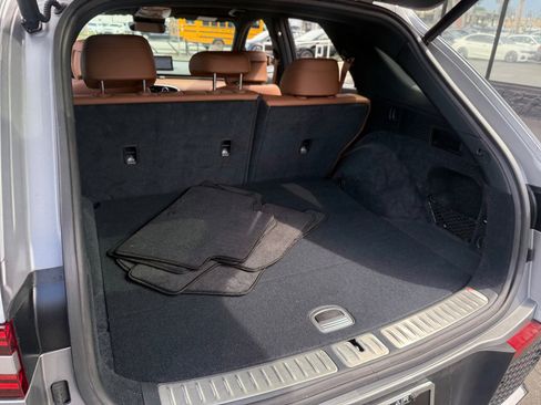 Used 2025 Genesis GV70 2.5T w/ Advanced Package image 19