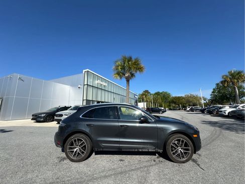 Used 2022 Porsche Macan image 16