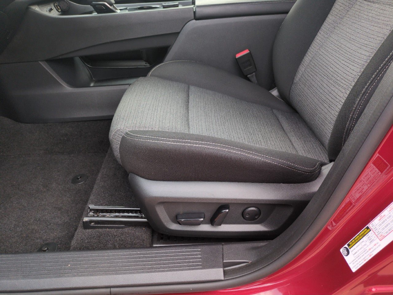 Used 2023 Nissan Rogue SV AWD/4WD image 13