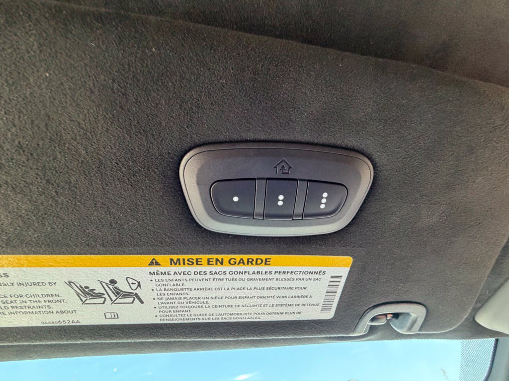 Used 2024 Chrysler Pacifica Pinnacle FWD image 58