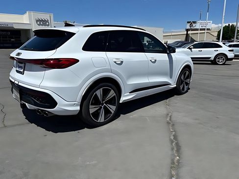 New 2026 Audi SQ5 Prestige AWD/4WD image 3