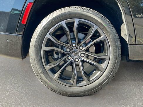 Used 2022 Jeep Grand Wagoneer Series II image 33