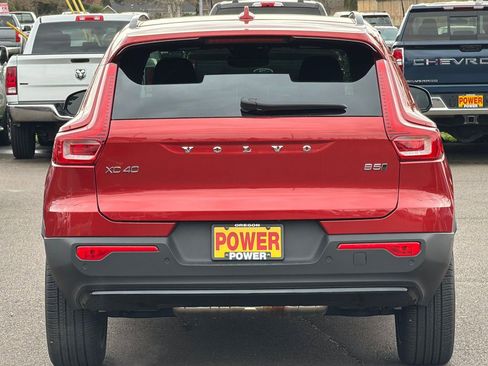 Used 2025 Volvo XC40 B5 Ultra w/ Climate Package image 5