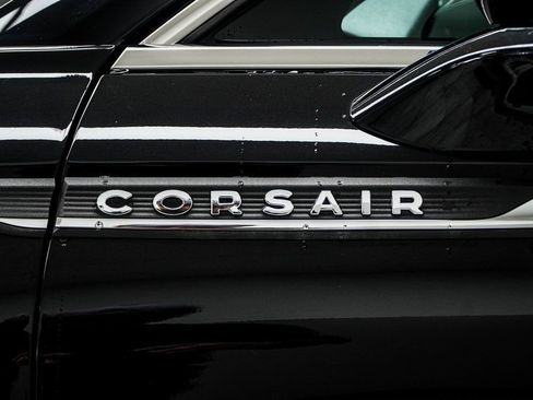 Used 2025 Lincoln Corsair Reserve w/ Equipment Group 202A FWD image 6