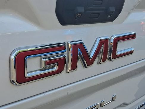 Used 2022 GMC Sierra 2500 Denali w/ Denali Ultimate Package AWD/4WD image 4