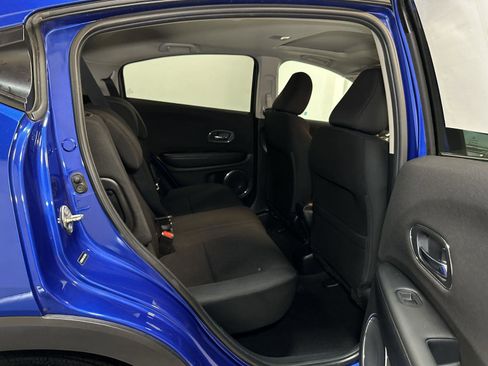 Used 2018 Honda HR-V EX image 35