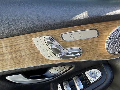 Used 2018 Mercedes-Benz GLC 350e 4MATIC image 19