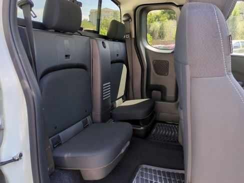 Used 2025 Nissan Frontier SV image 20