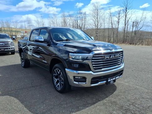 Used 2026 RAM 1500 Laramie AWD/4WD image 7