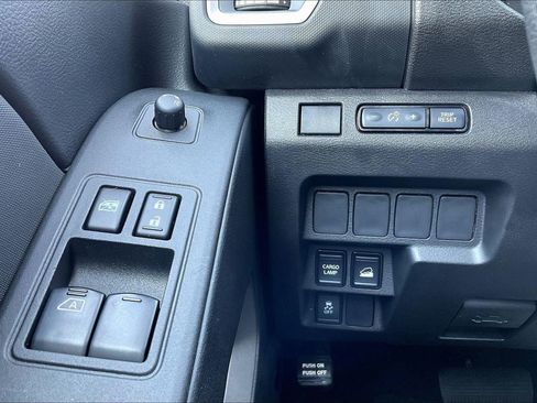 Used 2024 Nissan Frontier SV image 37