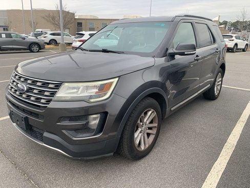 Used 2016 Ford Explorer XLT w/ Equipment Group 202A image 1