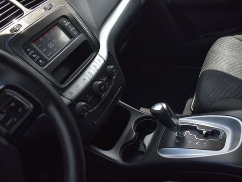 Used 2020 Dodge Journey SE FWD image 22