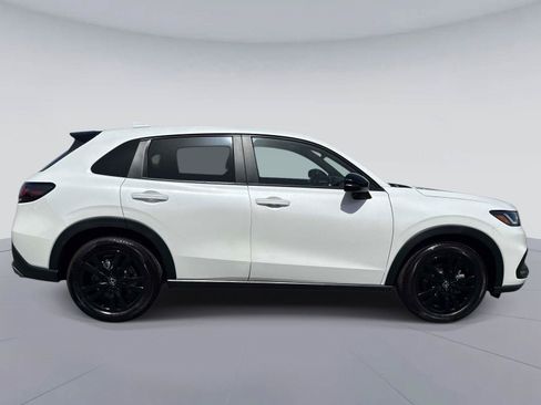 Certified 2026 Honda HR-V Sport image 2