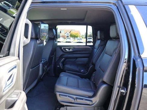 Used 2021 Chevrolet Suburban High Country w/ Premium Package image 17