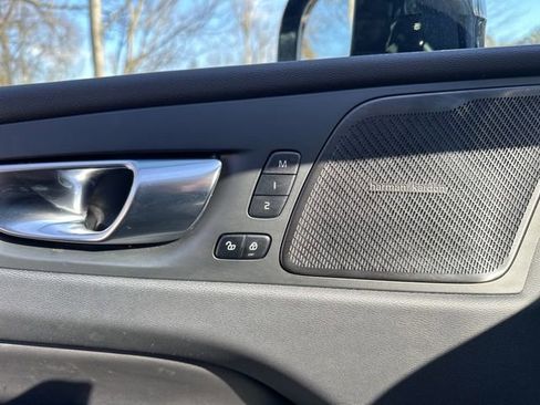 Certified 2023 Volvo XC60 B5 Plus w/ Climate Package image 32