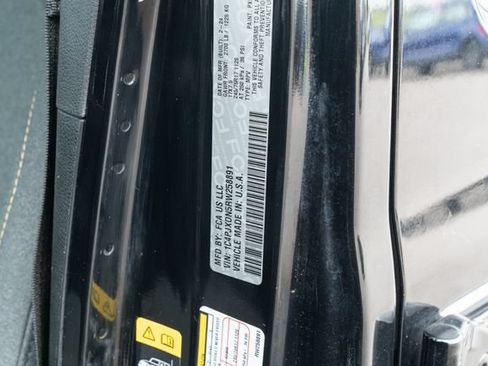 Used 2024 Jeep Wrangler Unlimited Sport AWD/4WD image 10