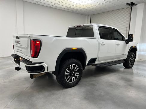 Used 2022 GMC Sierra 2500 AT4 w/ AT4 Preferred Package AWD/4WD image 9