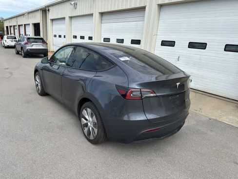 Used 2023 Tesla Model Y Long Range image 14