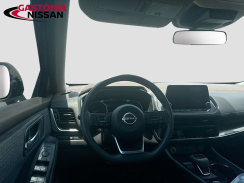 Used 2023 Nissan Rogue SV FWD image 27