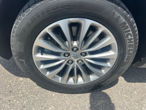 Used 2018 Lincoln MKX Select w/ Select Plus Package AWD/4WD image 10