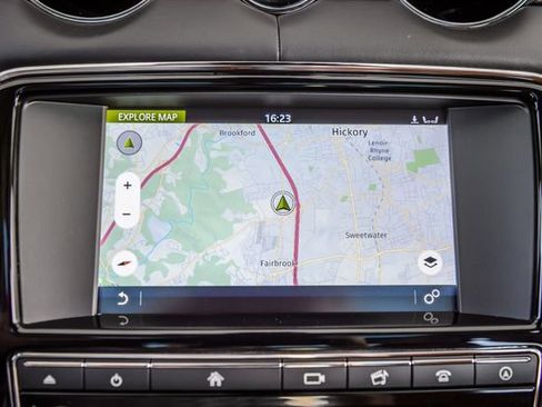 Used 2017 Jaguar XJ L Portfolio image 24