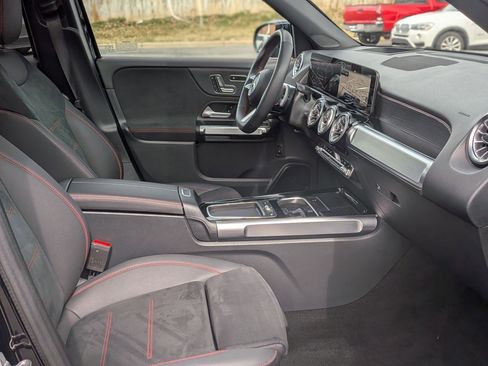 Certified 2025 Mercedes-Benz GLB 250 4MATIC image 40