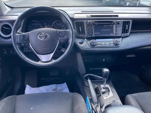Used 2018 Toyota RAV4 XLE w/ Plus Extra Value Package AWD/4WD image 9