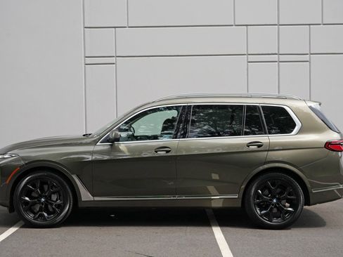 Used 2025 BMW X7 xDrive40i AWD/4WD image 56