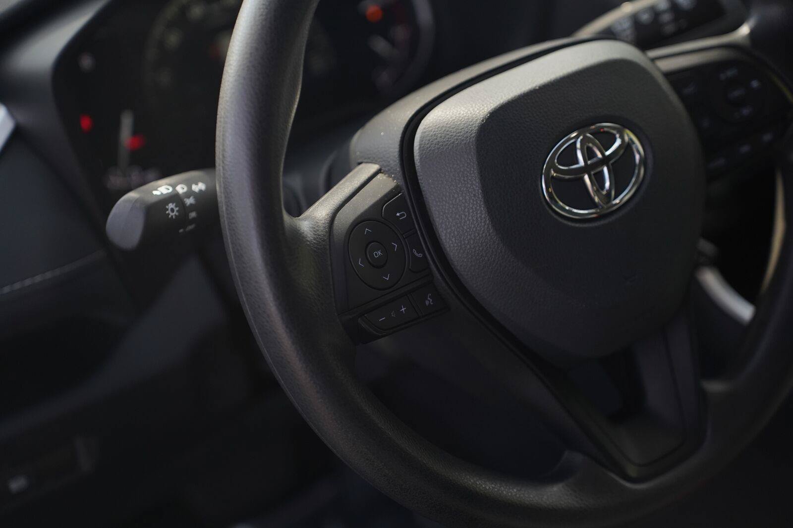 Used 2024 Toyota RAV4 LE AWD/4WD image 13