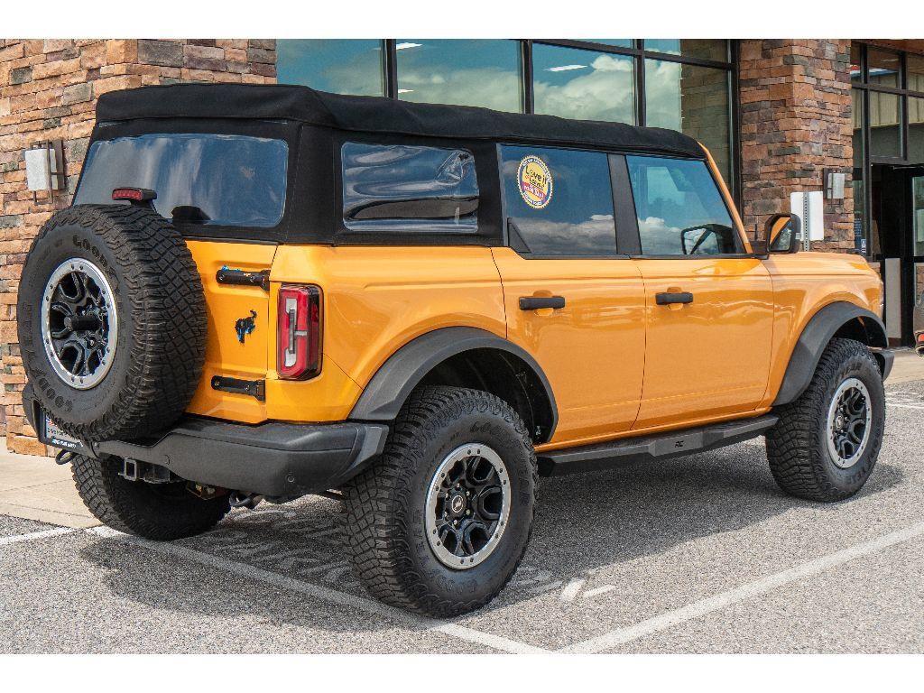 Used 2022 Ford Bronco Badlands w/ Sasquatch Package AWD/4WD image 2