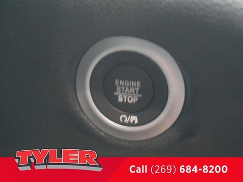 New 2026 Chrysler Pacifica Pinnacle w/ Trailer Tow Group AWD/4WD image 30